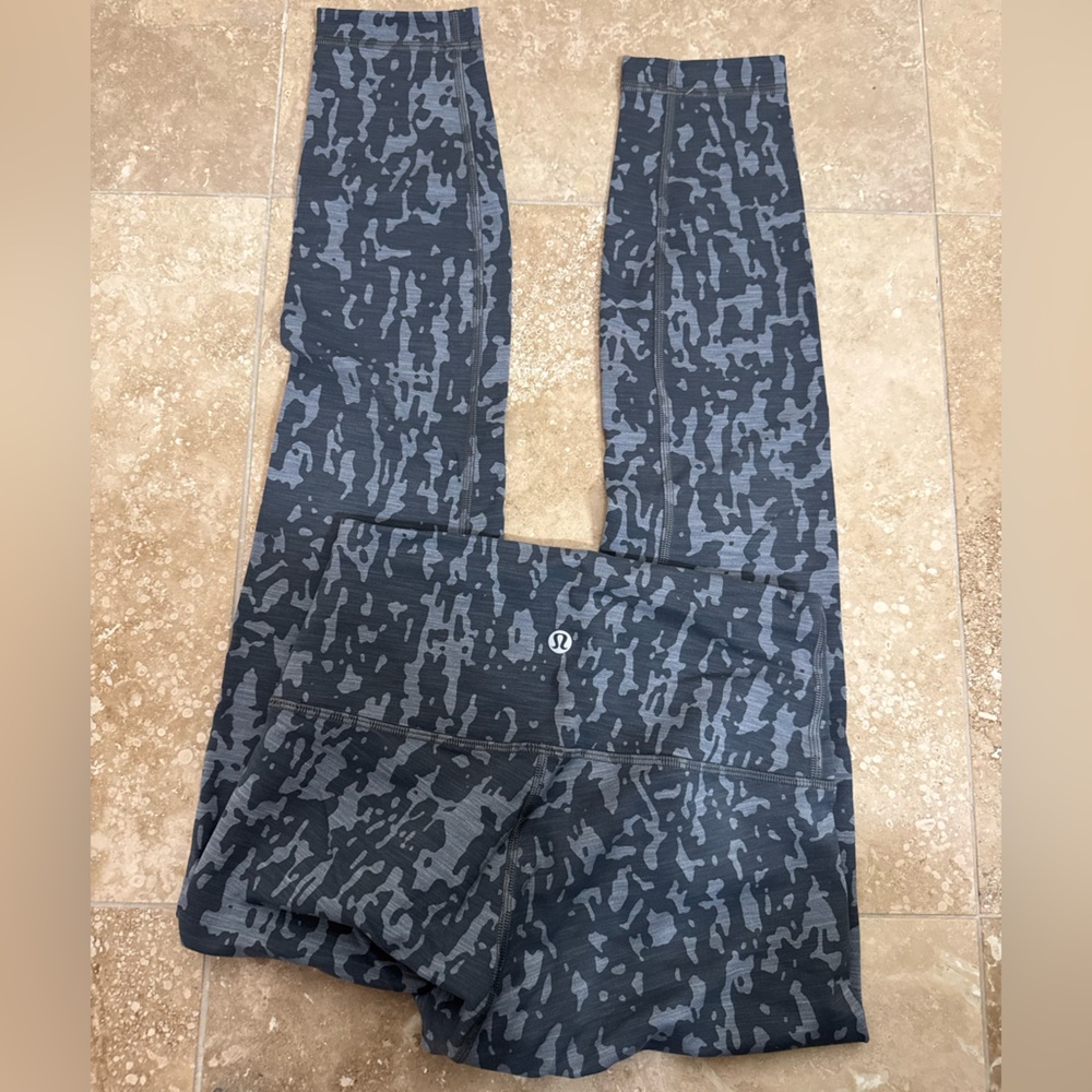 Lululemon Black and Gray Patterned Leggings